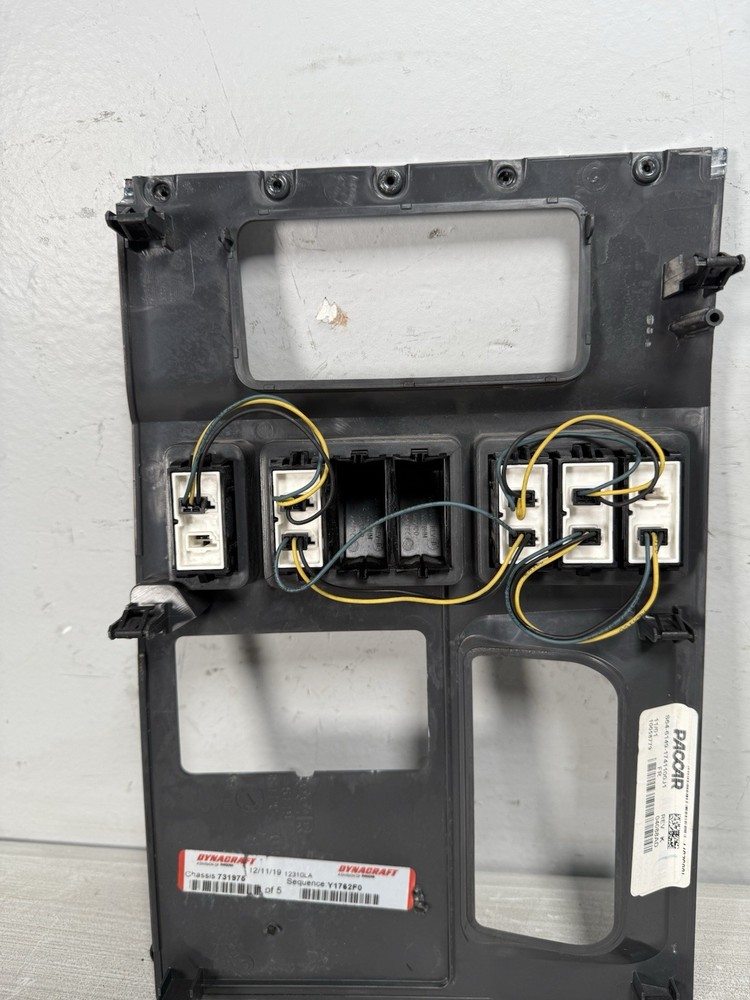 2020 Peterbilt 579 Dash Switch Panel S64-6149-1741100J1 *2206*