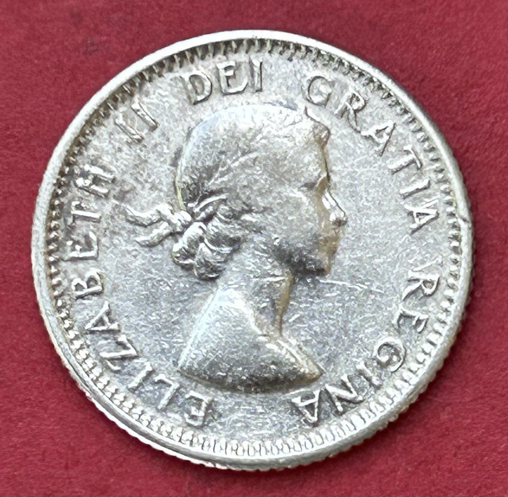 1962 Canada 10 Cents Silver Coin
