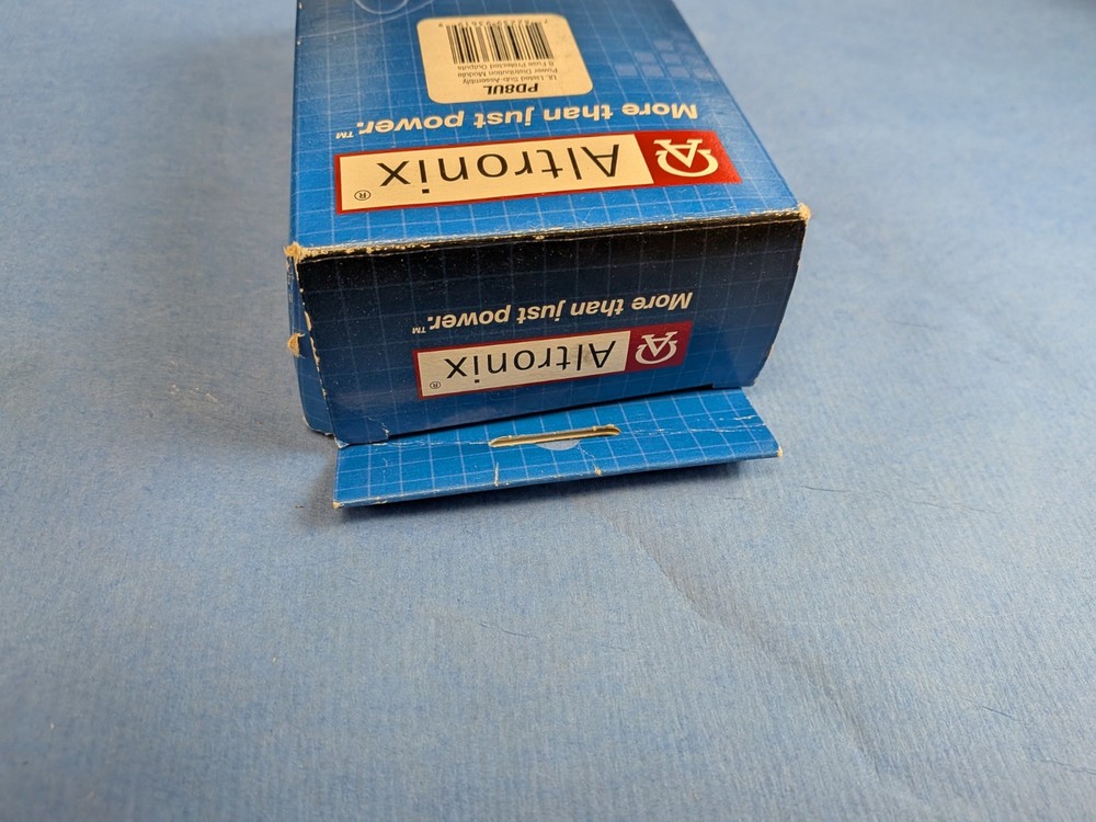 Altronix PD8UL Power Distribution Module 8 Fuse Protected Outputs, New-open Box