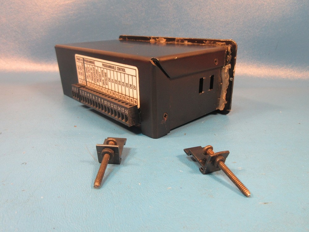 Vorne Ind. Model 2005C-L-120C, Single Line Display