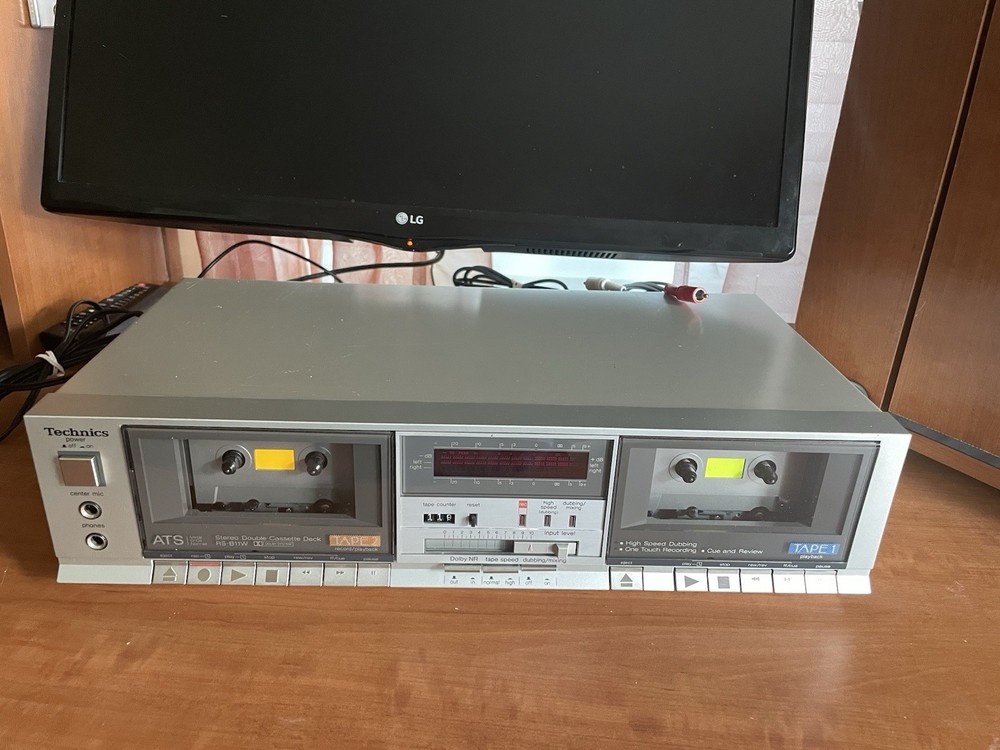 Vintage Technics RS-B11 Stereo Dual Cassette Deck Powers Up