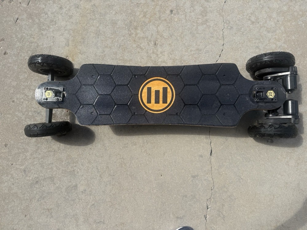 Evolve Electric Longboard Hex Pattern Deck Large Off-road board missing control