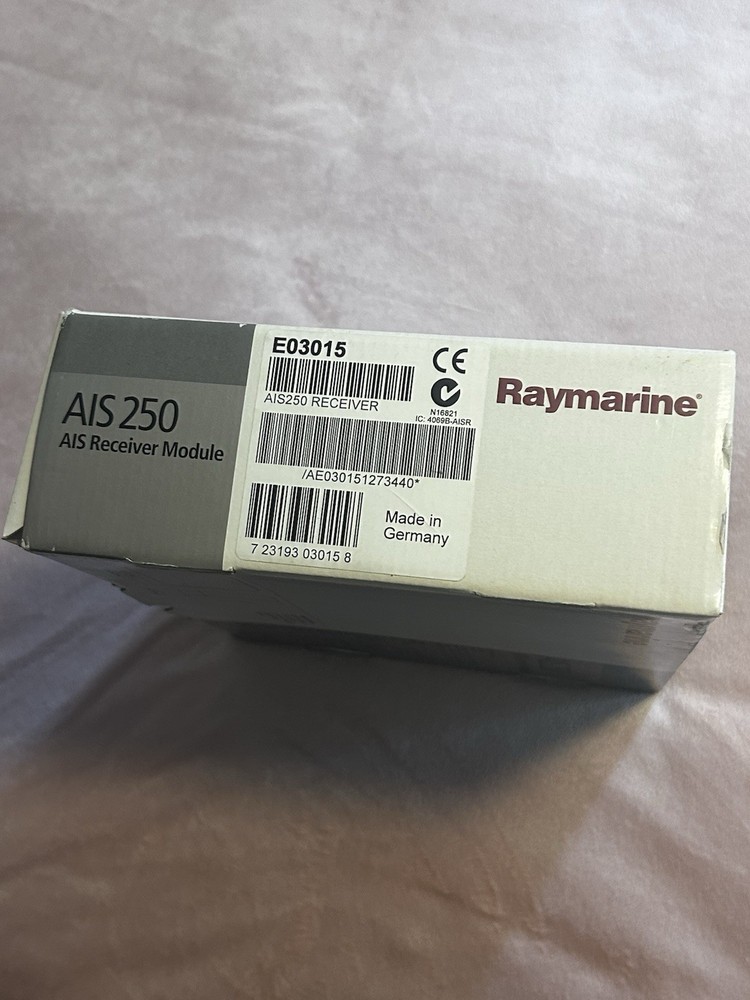 raymarine AIS-250 E03015