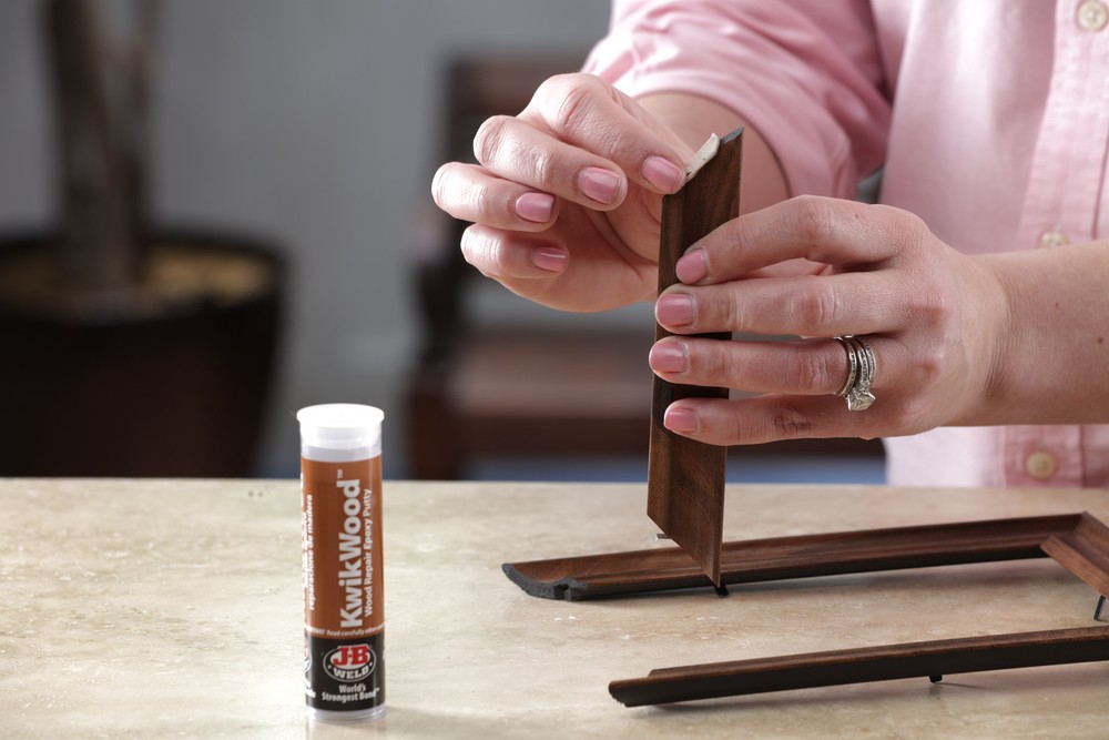 1 oz KwikWood Epoxy Putty Tan