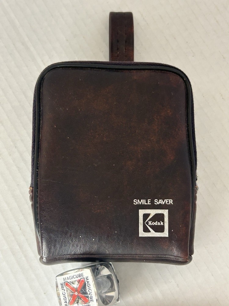 Kodak Pocket Instamatic 10 Camera w Case Magicube Flash Vintage Untested