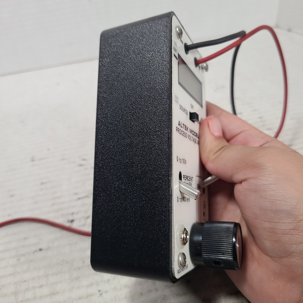 Altek Process Voltage Analyzer - Model 235