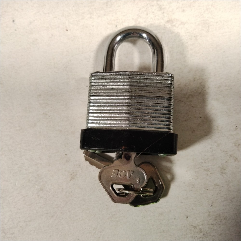 Ace Hardware Padlock With Two Keys 2 In Tall Closed