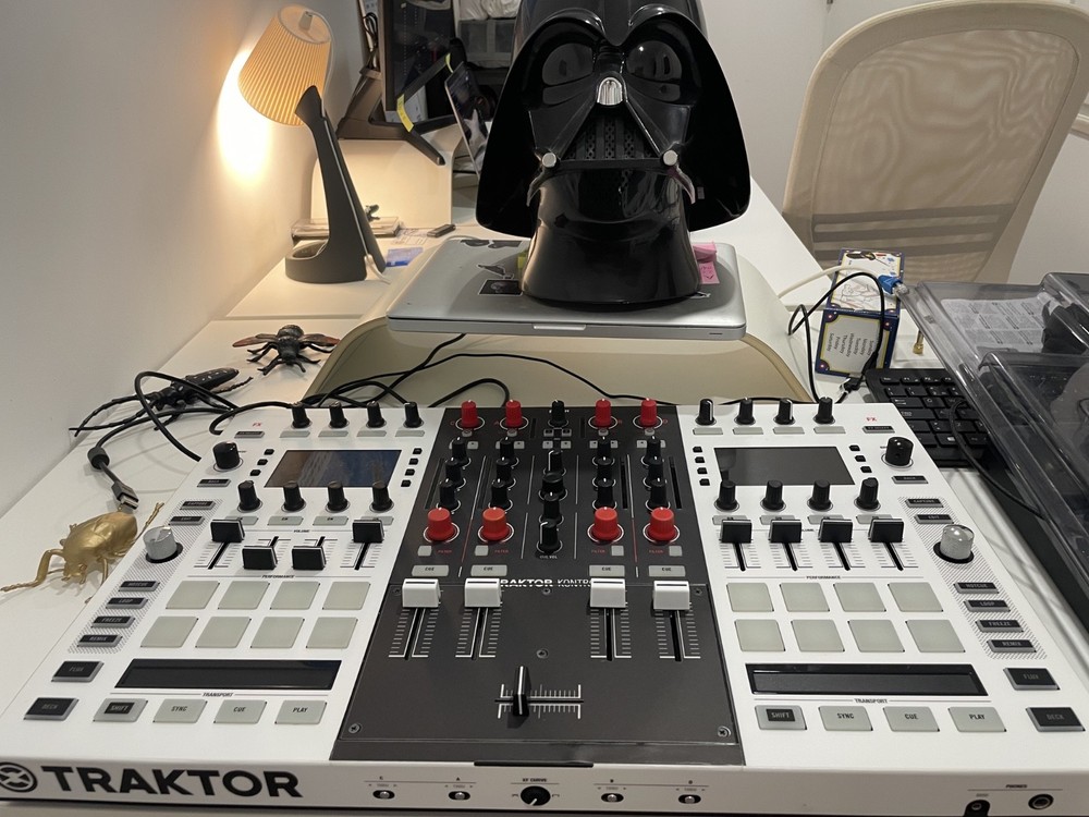 Native Instruments traktor kontrol s8