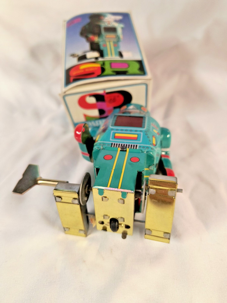 VINTAGE SPARK ROBOT TIN ROBOT WITH BOX
