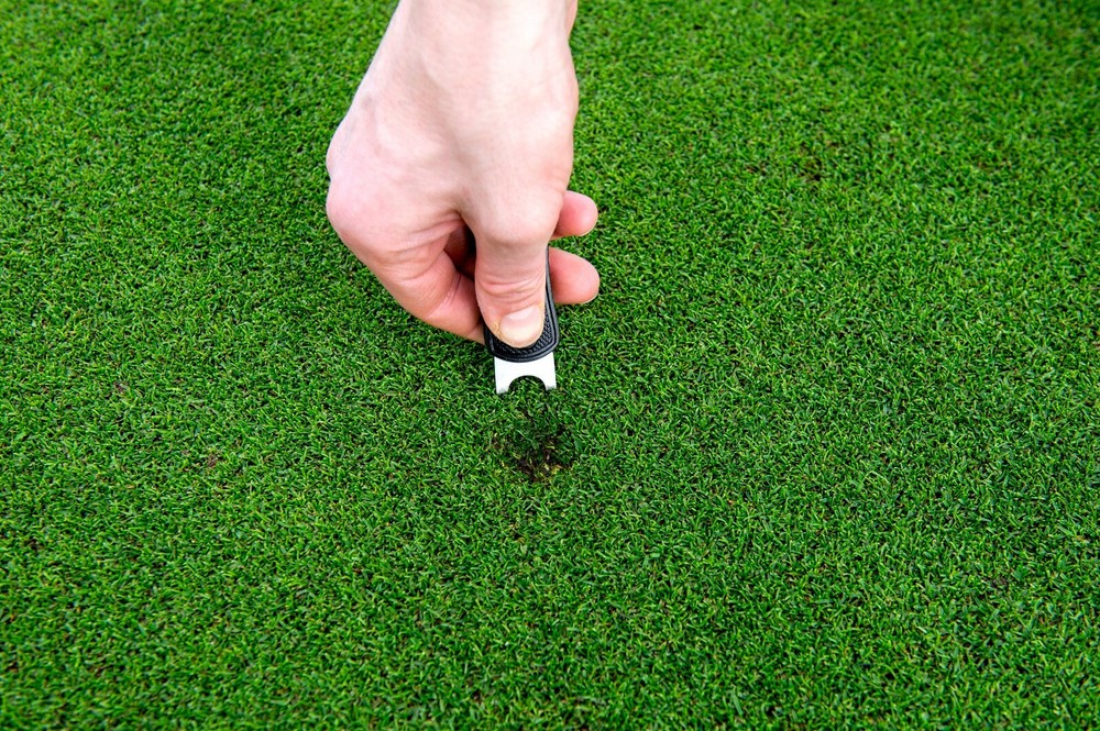 Golf Divot Tool and Ball Marker with Putt Alignment Tool + Ball Stencil