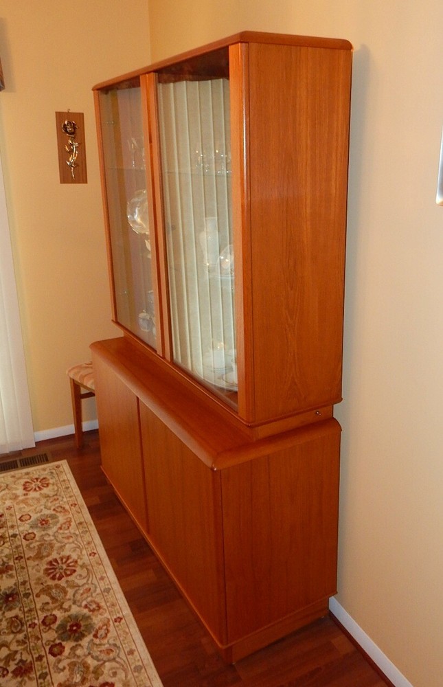 Nordic Mid century Teak Display Case China Cabinet Console Server MCM