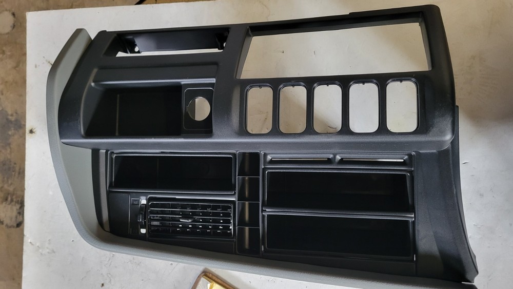 MC92994 GENUINE MITSUBISHI CENTER DASH PANEL NOS