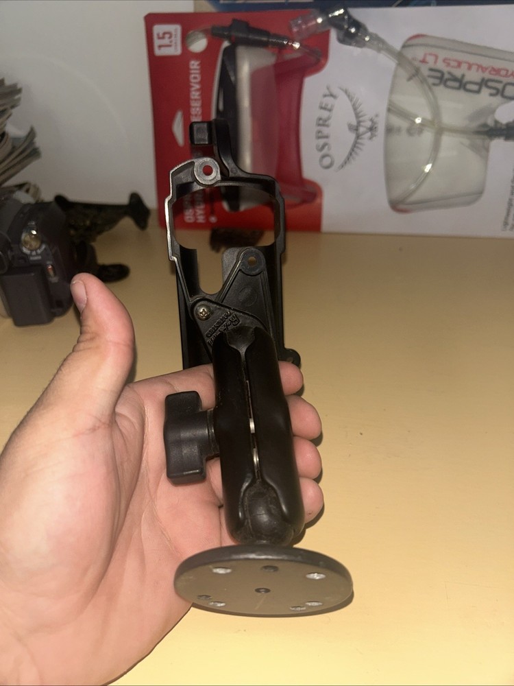 Ram Mount GPS 1.5" Ball Double Socket Medium C w/ 2.5" Base