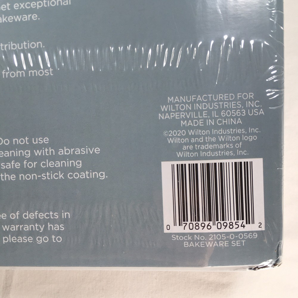 Wilton Non-Stick Baking Set, 4-Piece, 3 Pans and Baking Sheet