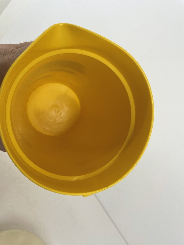 Vintage TUPPERWARE Yellow 2 Quart Pitcher w/ Push Button Lid #800-6