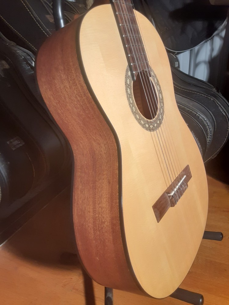Hohner HC620 Classical Guitar Solid Top 2-Way Truss Rod