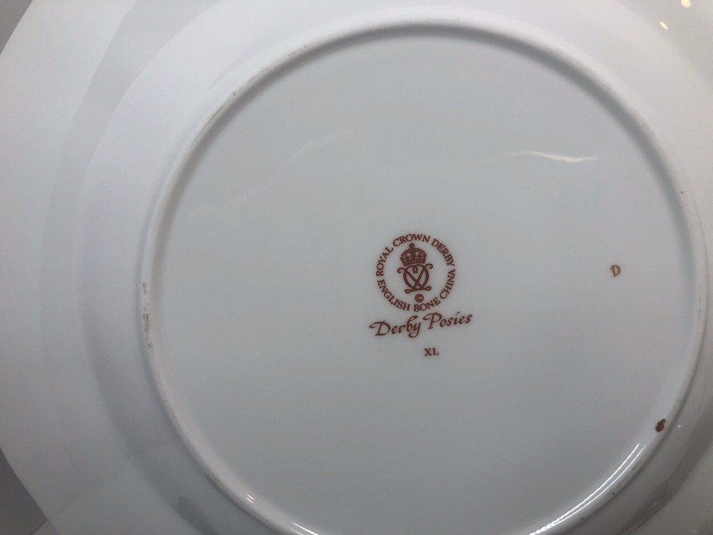 Royal Crown Derby - Derby Posies - 5 Piece Place Setting Including Tea Cup