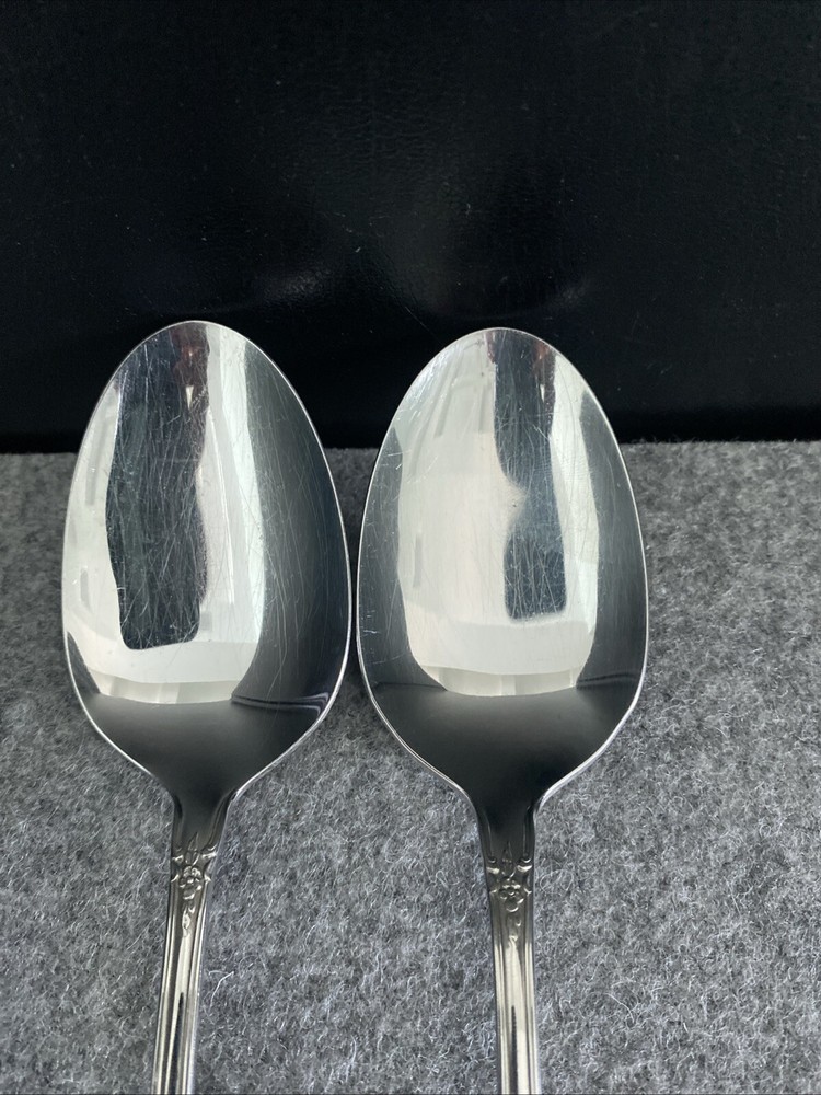 2 Oneida Distinction KENNETT SQUARE Stainless HH Servings Spoons Flatware