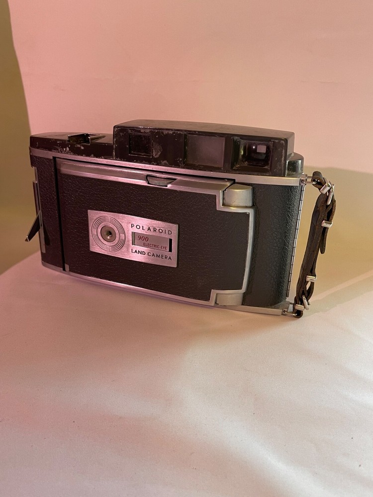 Polaroid Land Camera Model 900, Wink Flash, Manual, leather case, untested as is