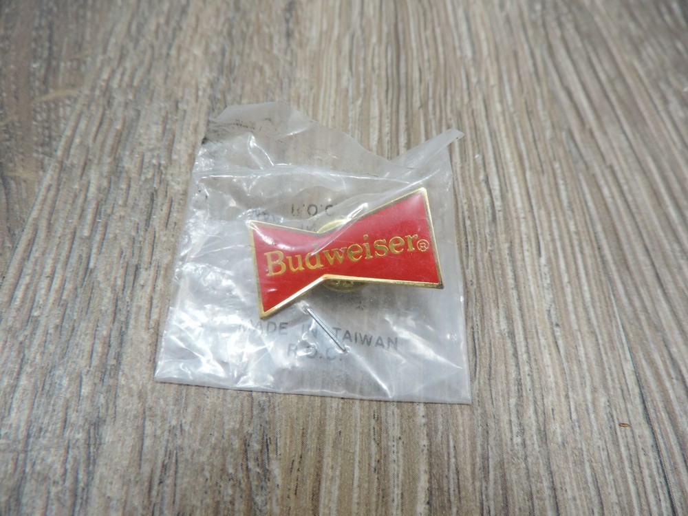 Budweiser Pin 1"x0.5"