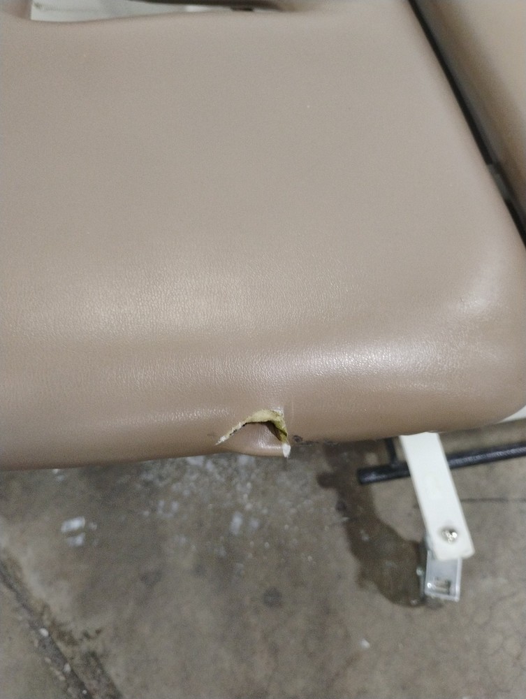Armedica AMBA 200 Treatment Table