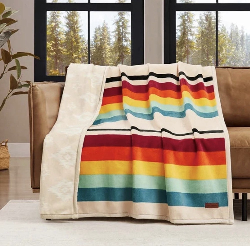 NEW Pendleton Reversible Plush Throw-50x70in 100% Polyester Mount Foraker