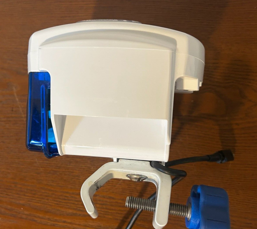 COVIDIEN Kangaroo E Pump & Pole Clamp & Power Adapter