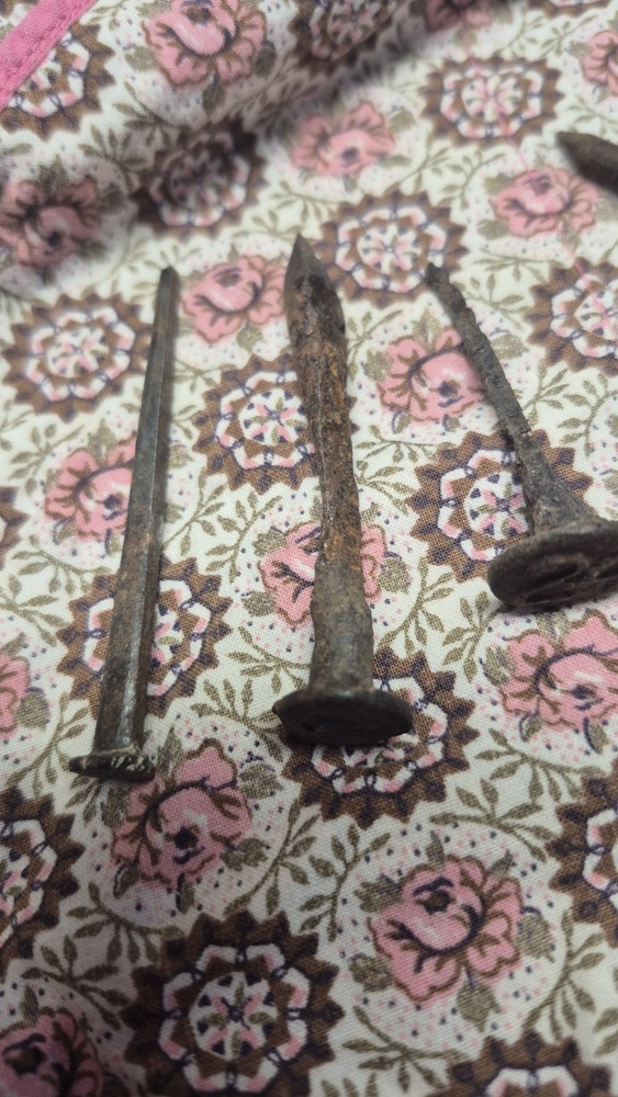 29 Antique Nails