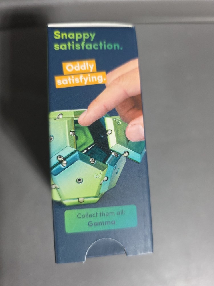 Speks Geode Magnetic Fidget Sphere - Pentagons 12-Piece Set