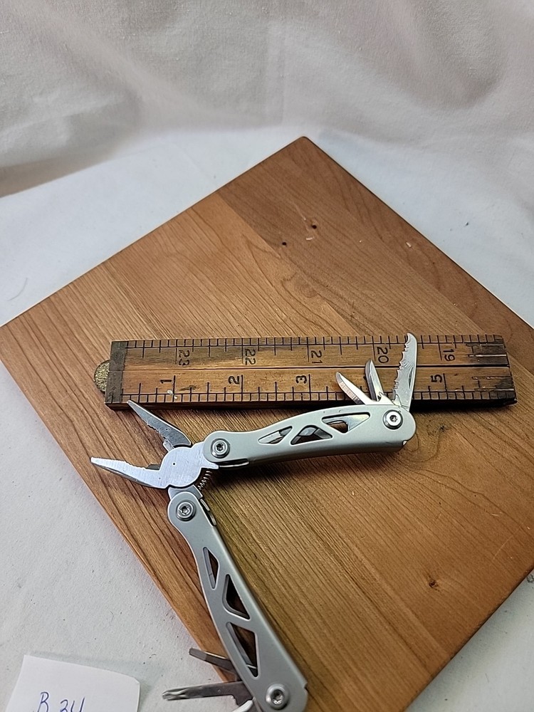 Multi Tool 8 Blades Unbranded