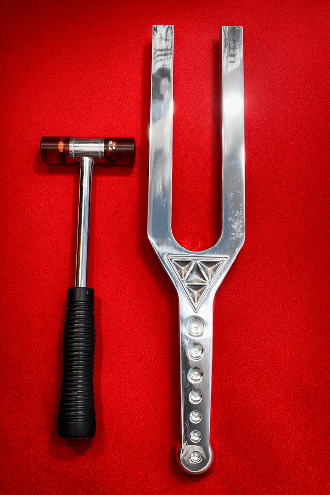 A 432 Hz Ajna Chakra Tuning Fork – Third Eye Activation Tool for Deep Intuition