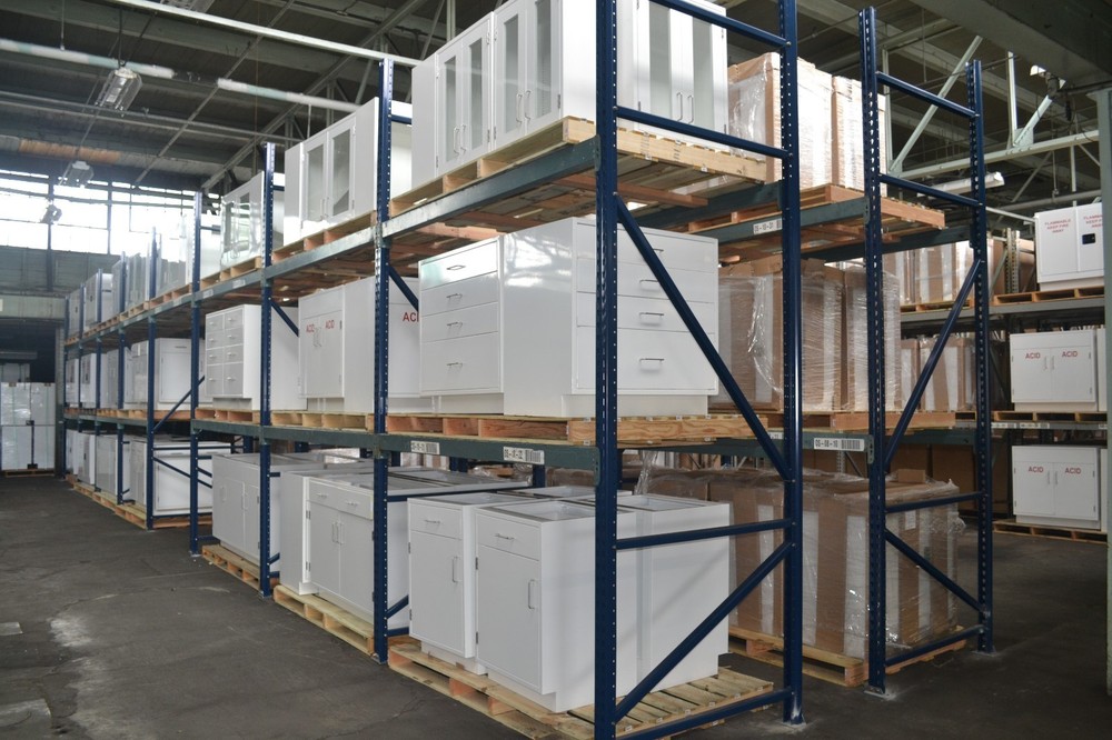 17' Laboratory Cabinet Group w/ Desk Area / Case Work / Tops / E2-300