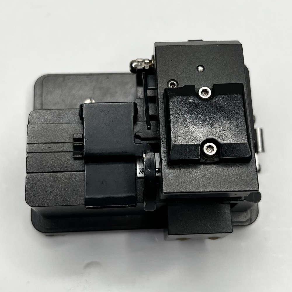 ILSINTECH Fiber Optic Cleaver