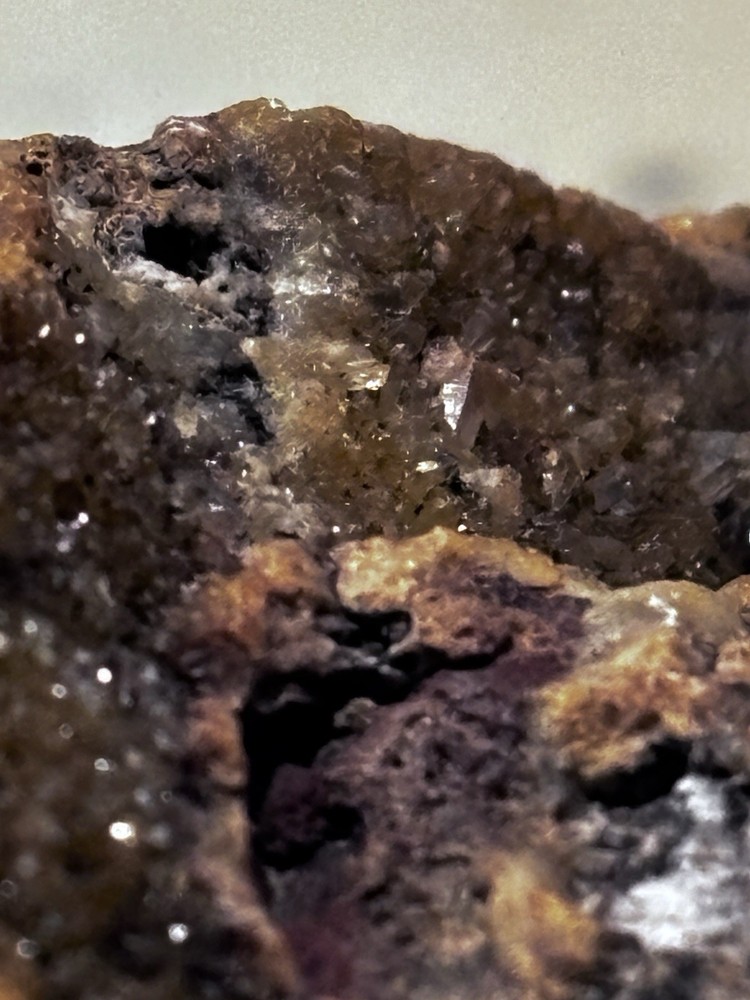 quartz low grade gold ore 706g