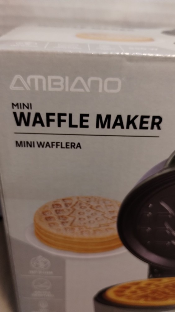 NWT Ambiano Mini Christmas Tree Waffle Maker