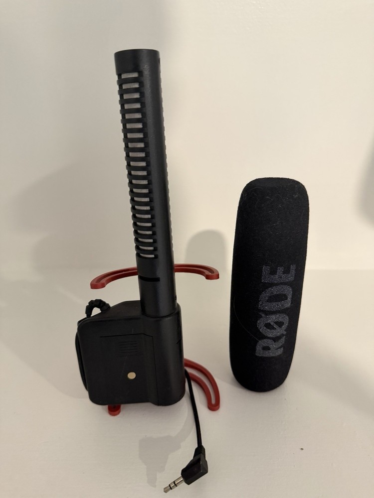 Rode VideoMic Shotgun Microphone, Internal Shock Mount, Windshield