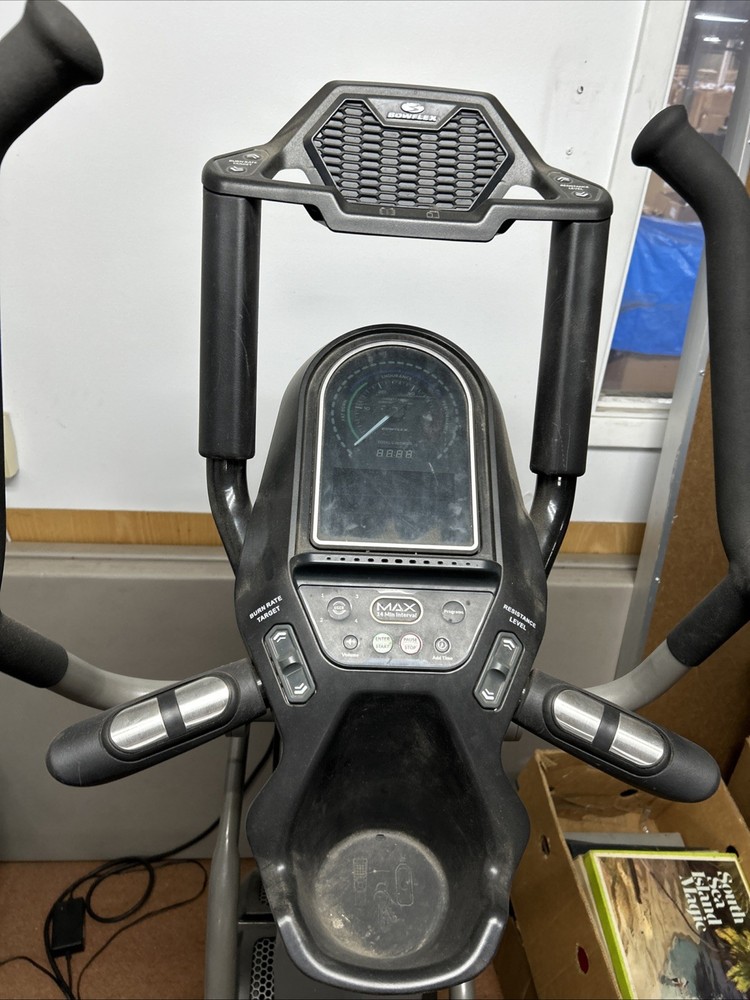 Bowflex Max Trainer M7 Elliptical Machine (Great Condition)