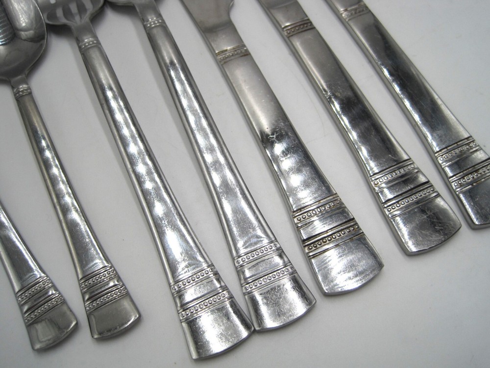 8 Pieces Evie Mikasa Stainless Steel Flatware