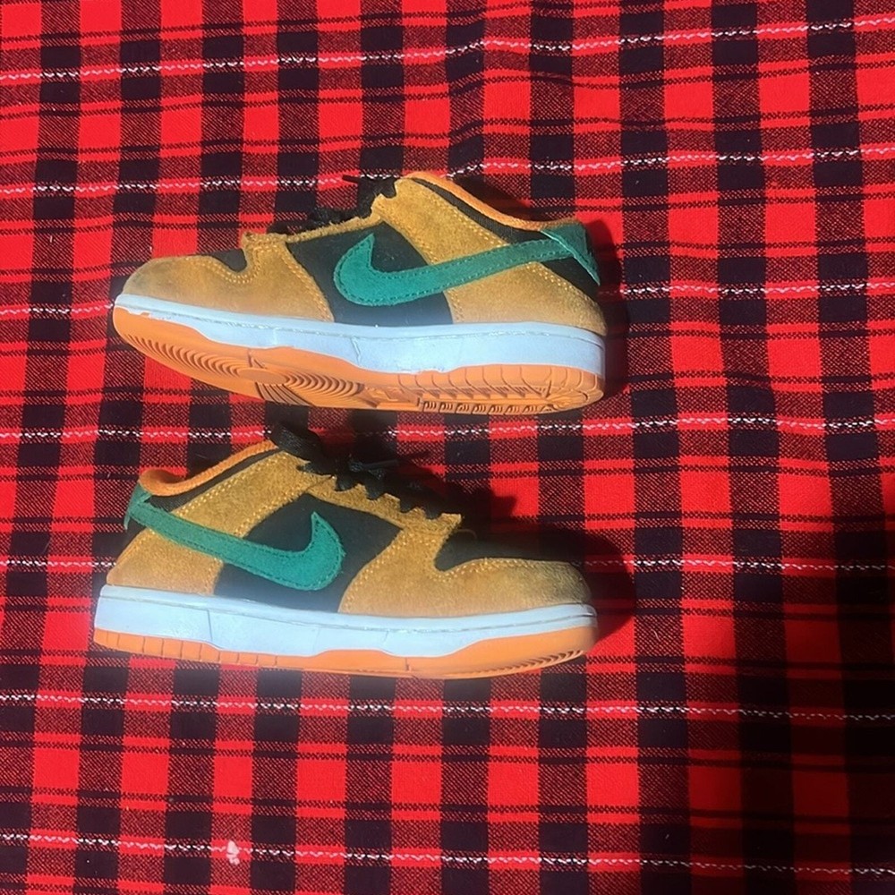 Gently used Nike sb low ceramic sneaker