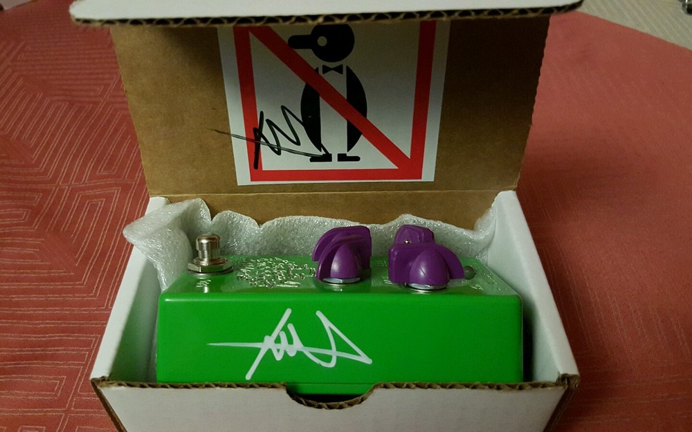 Cusack SubFuzz Octave Autograped #10 Ship World Wide