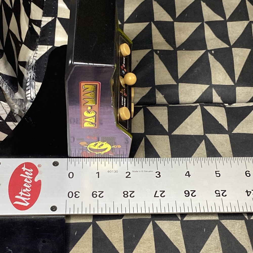 Arcade Classics, Pac-Man Color LCD Retro Mini Arcade Game Basic Fun Gold Variant