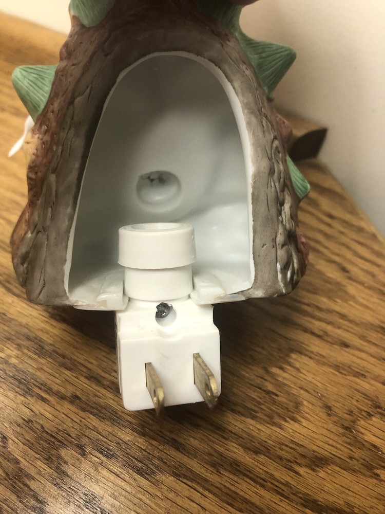 Porcelain Pink/White Lily Night Light ( New - Works / Needs Bulb)