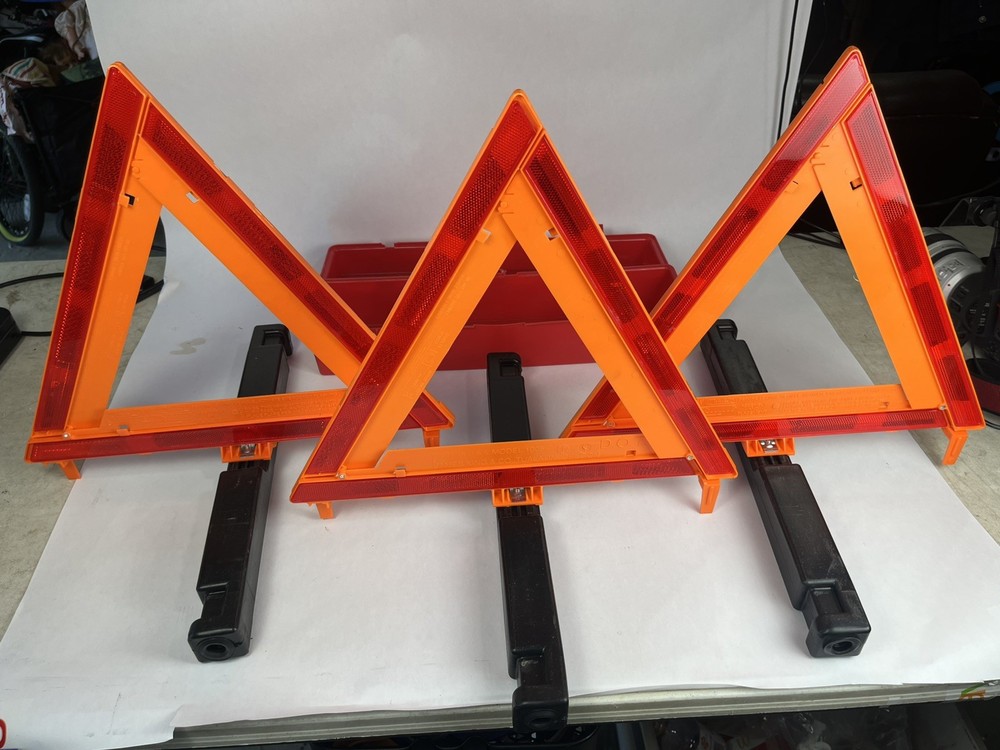 James King & Co. Warning Triangle Kit Model 1005 Road Flares