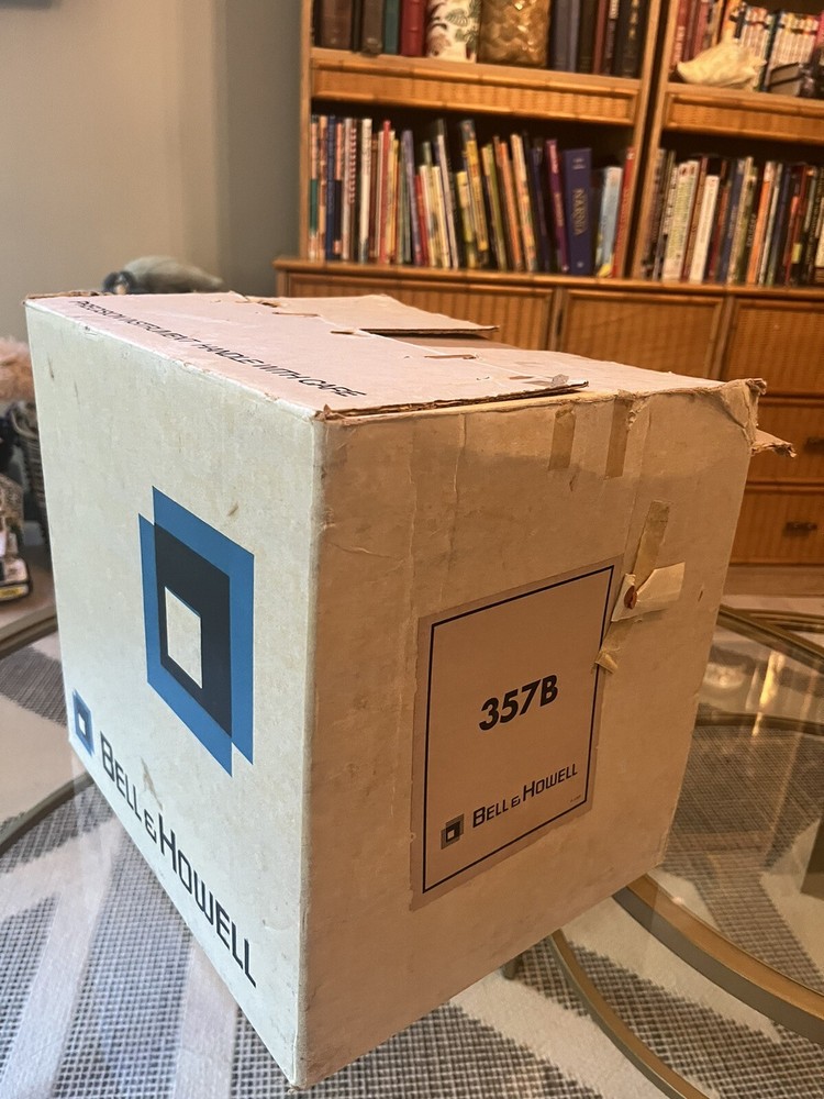 Belle & Howell 8mm Autoload Projector - Power Tested , Works