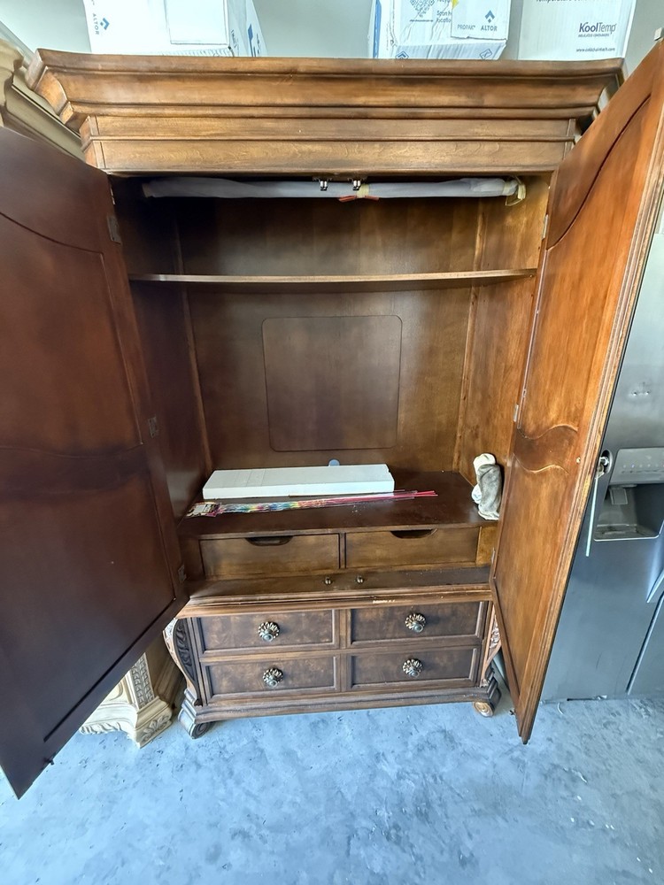 Armoire
