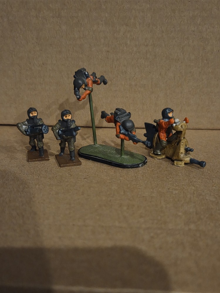 Minifigs Space Warriors Samain Alien Force 25mm Figure Assortment