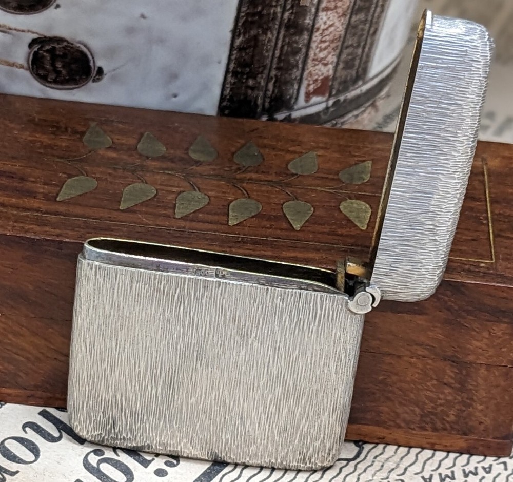 Antique 800 Silver Brushed Tree Effect SM Match Striker Vesta Case