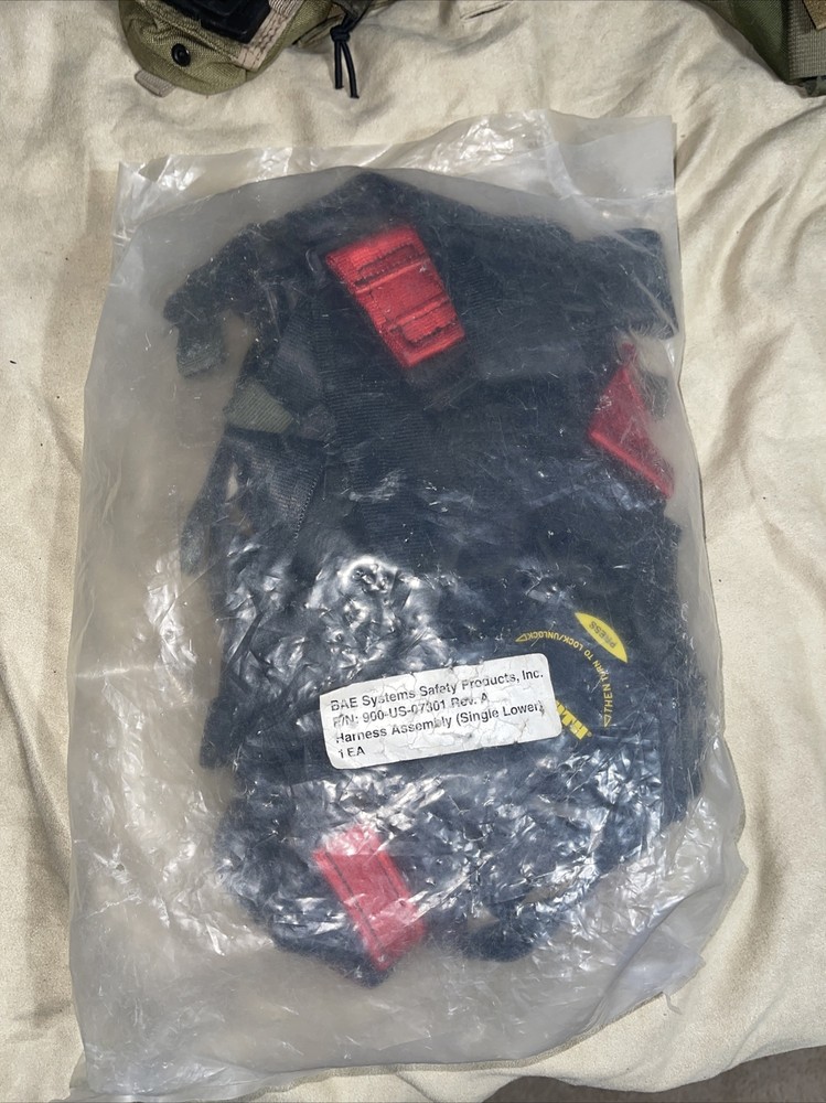 NOS Schroth Type 40.32 Safety Harness, 4-Point Buckle, Rear Attachments, HMMWV