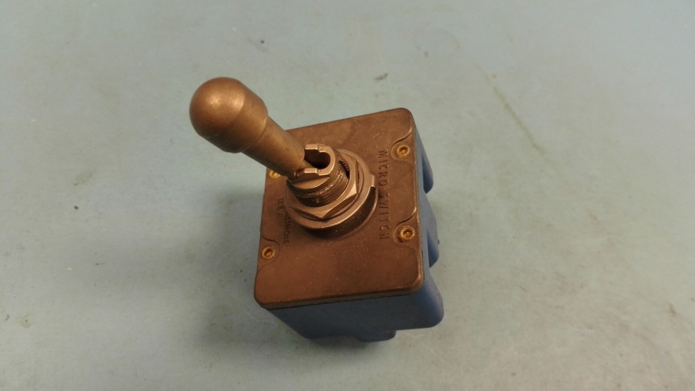 DC-9 Mil-Spec On-On Aircraft Toggle Switch, Microswitch P/N 4TL11-3D