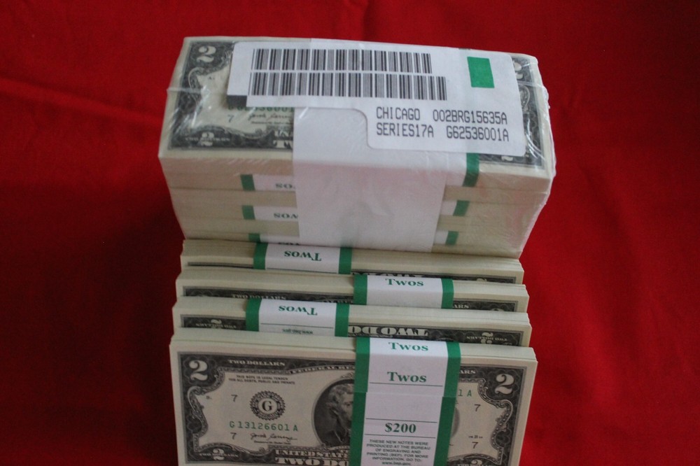 BEP PACK CRISP 100 $2 BILLS 2017A UNCIRCULATED SEQUENTIAL ORDER TWO DOLLAR BILLS